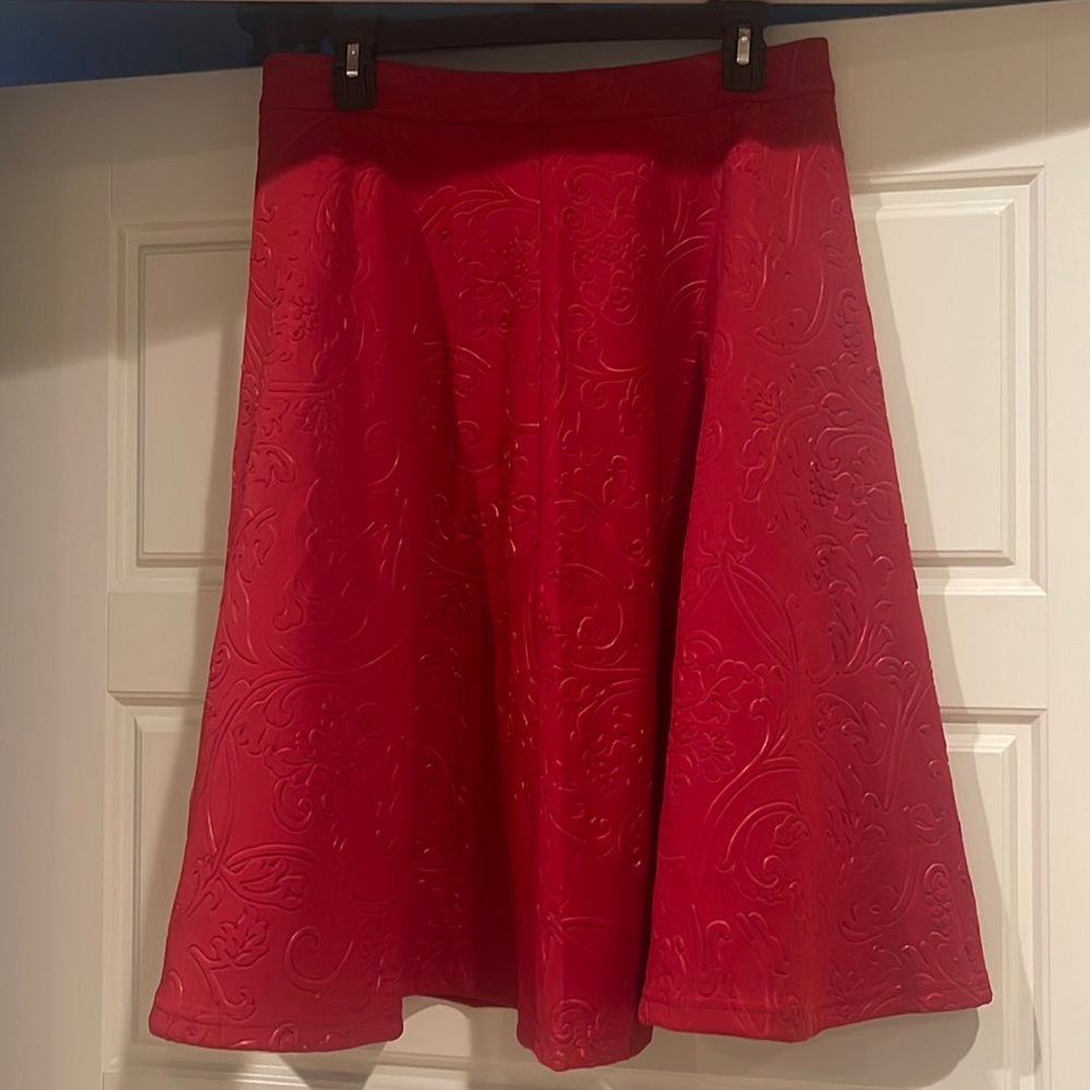 Brand new! Beautiful Sweet Sinammon,red skirt w/ design.Never Worn w/ Tags, M.